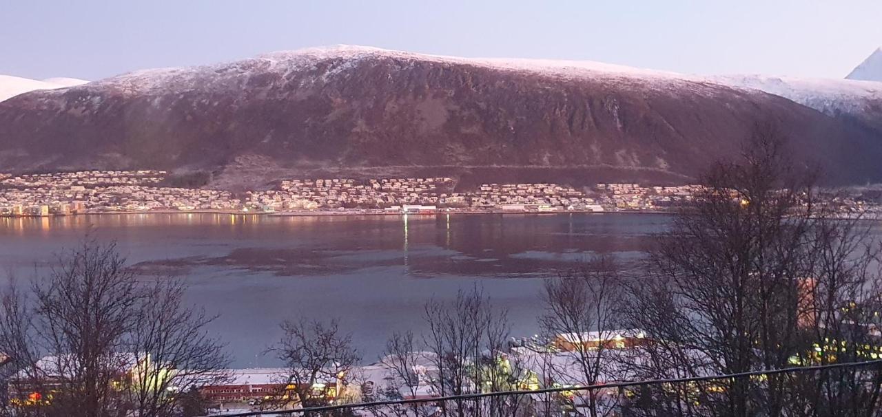 Tromsoapartment Silent Area With Nice View I Have Warm Caravan For Rent Same Place, 4 People Exterior foto