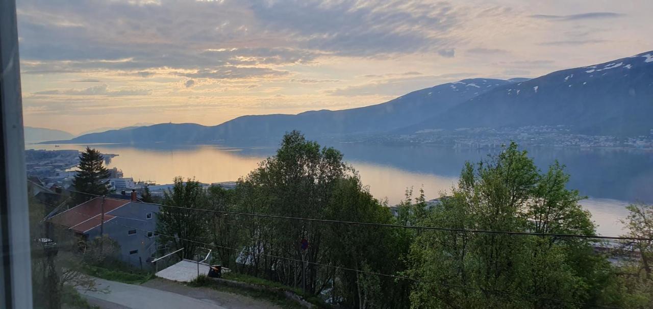 Tromsoapartment Silent Area With Nice View I Have Warm Caravan For Rent Same Place, 4 People Exterior foto